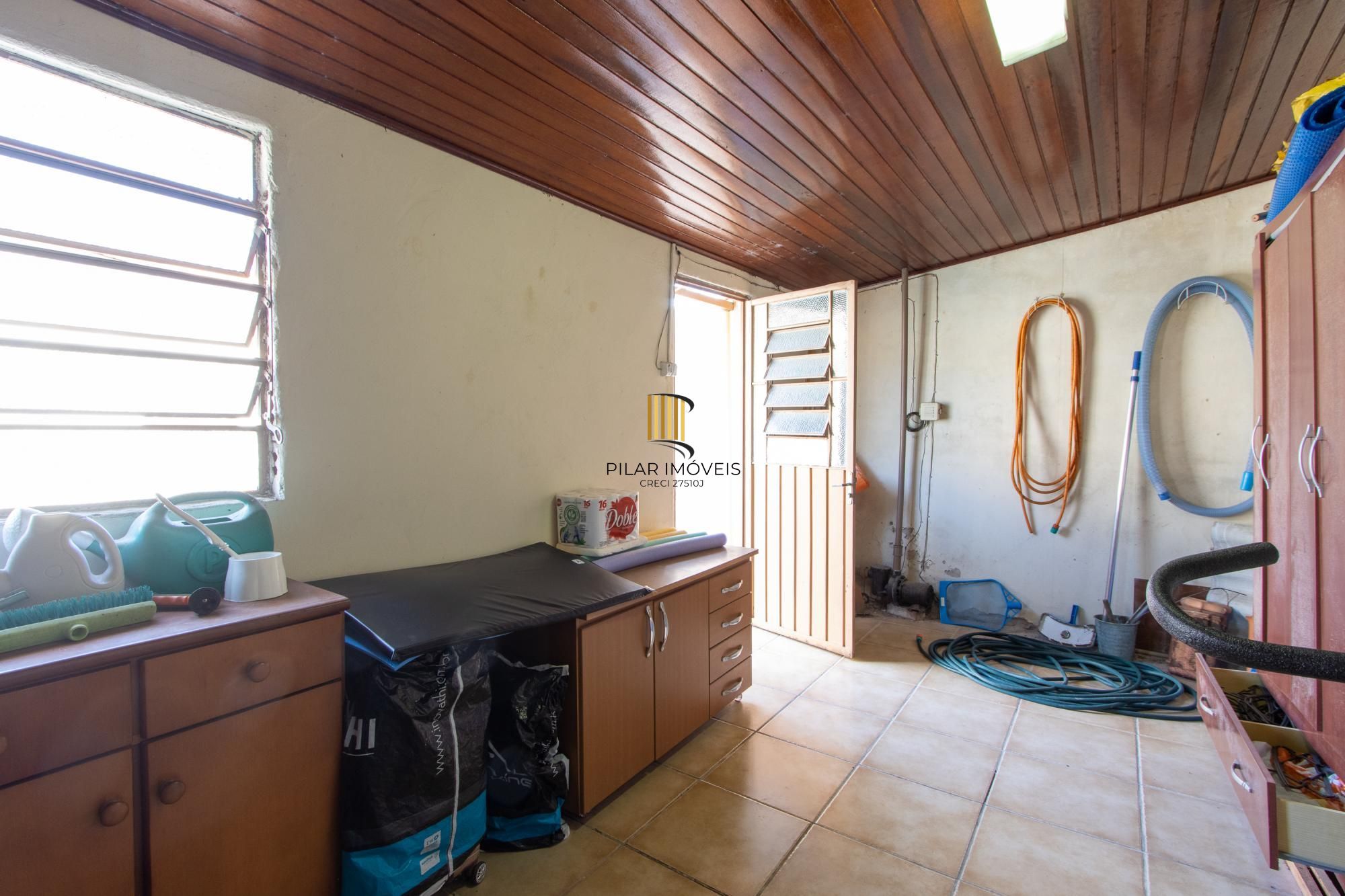Casa para Venda - 180m², 3 dormitórios, sendo 1 suites, 2 vagas - Ipanema