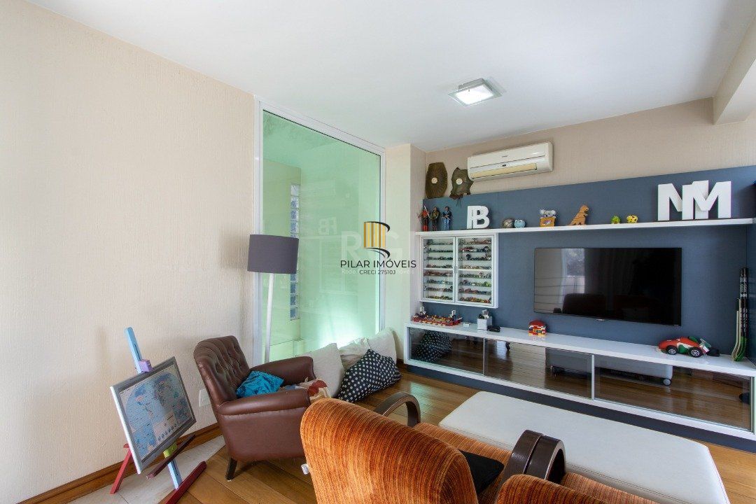 Casa 4 dormitórios no bairro Teresópolis