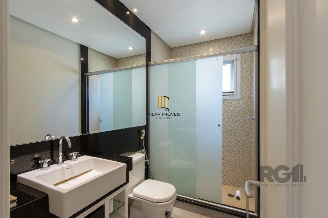 Excelente residência no Condomínio Terra Ville com aproximadamente 474,74m² privativos.