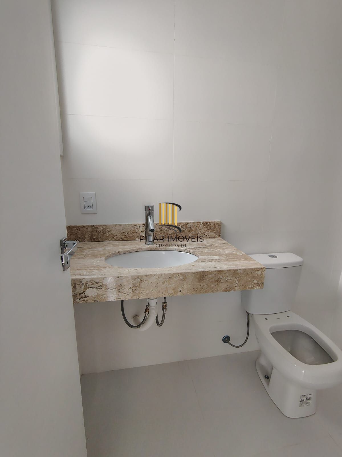 Apartamento Garden de 2 dormitórios, 1 suíte e 2 vagas de garagem.