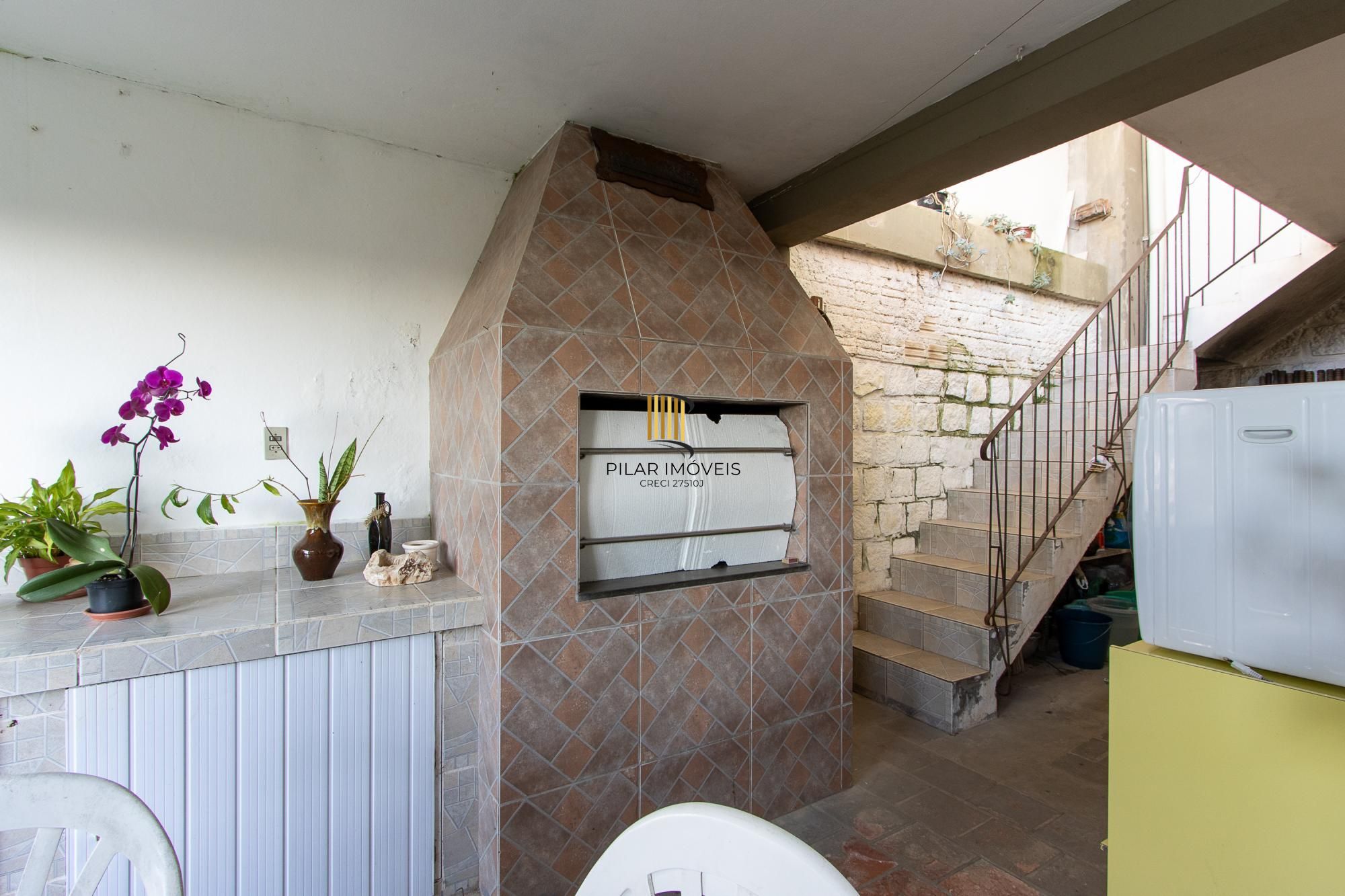 **Casa de 05 dormitórios, 03 suítes, 06 Banheiros, com 315,10m² privativos na Vila Conceição, Porto Alegre, RS**