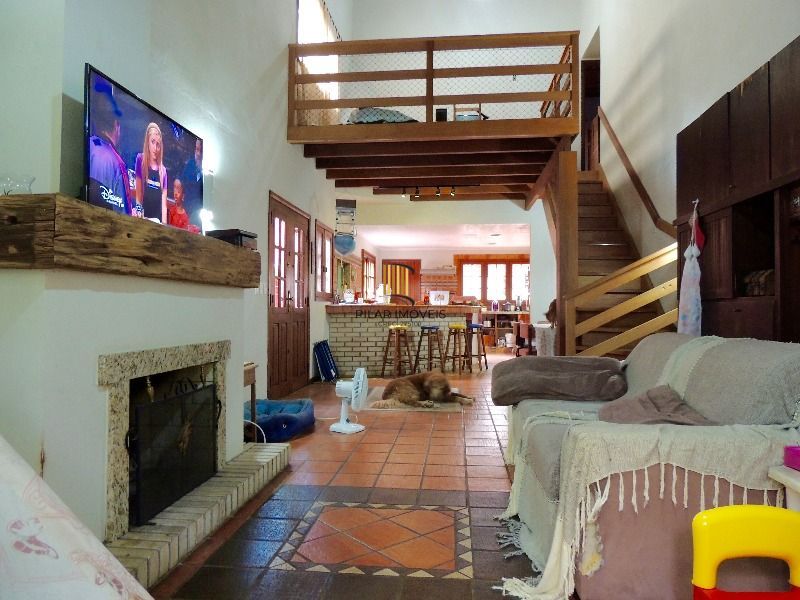 Casa para Venda com 3 dormitórios, sendo 2 suites e 3 vagas no bairro Belém Novo