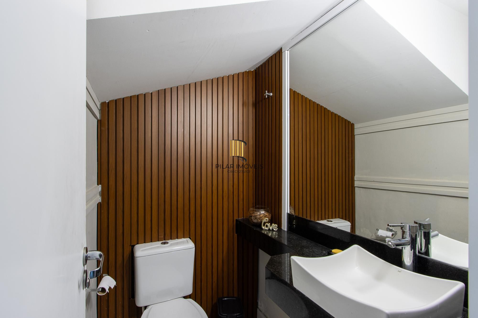 Casa Condominio 2 Dormitório(s) Bairro Hípica