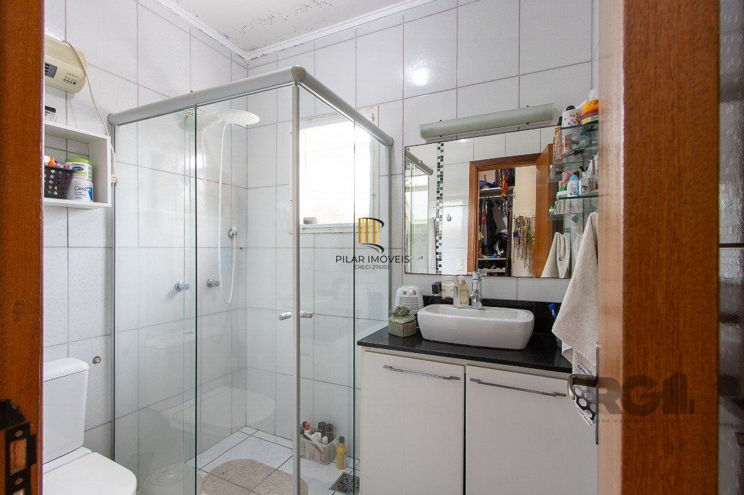 Casa para Venda - 132.55m², 3 dormitórios, sendo 1 suite, 5 vagas - Teresópolis
