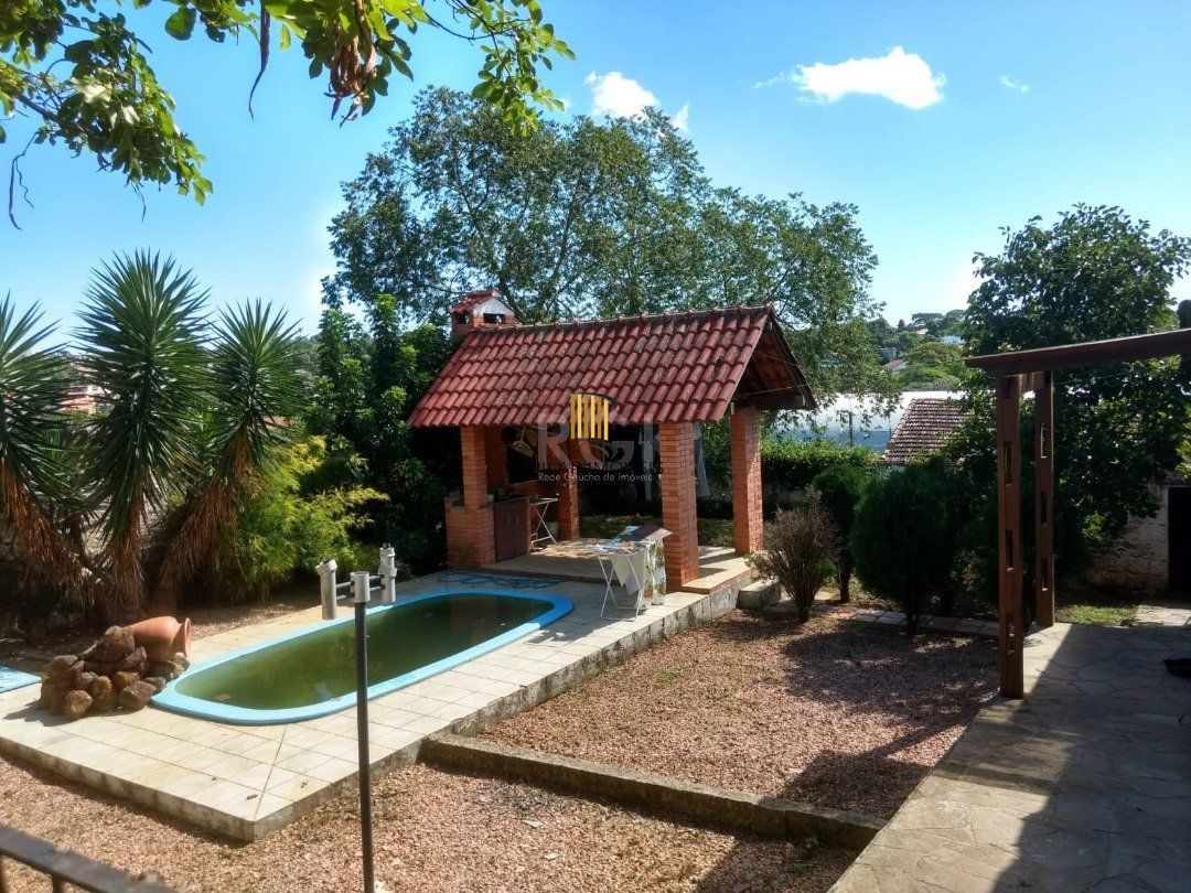 Casa para Venda - 250m², 3 dormitórios, sendo 1 suites, 4 vagas - Taruma
