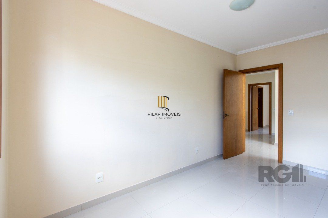 Casa 3 dormitórios no bairro Hípica