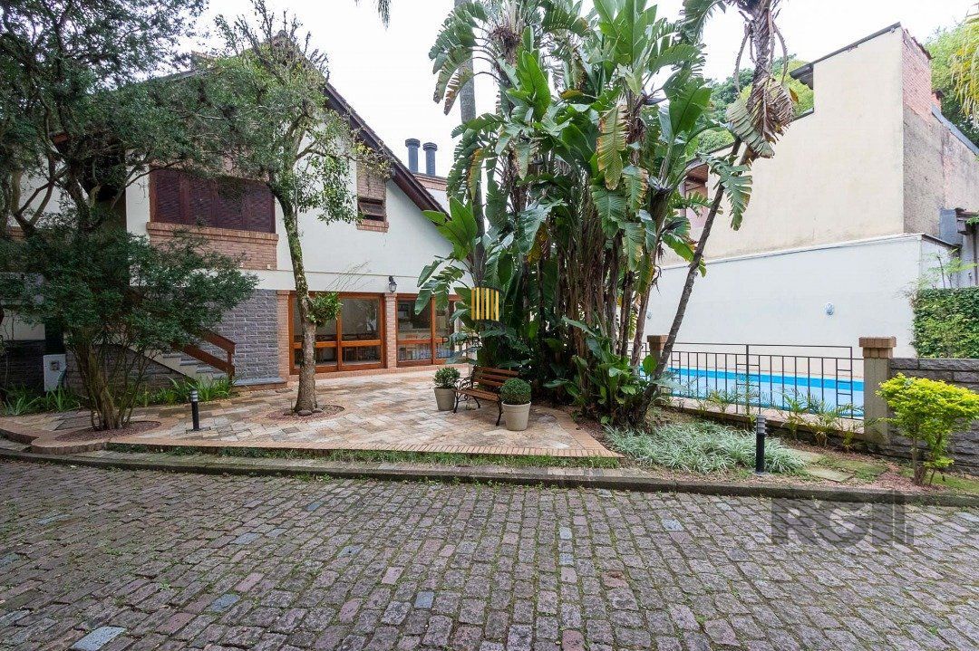 Casa de Condomínio 4 dormitórios no bairro Tristeza