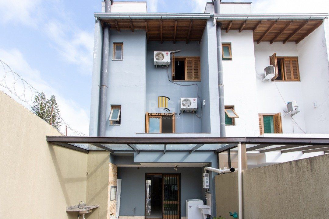 Casa para Venda - 204m², 3 dormitórios, sendo 3 suites, 2 vagas - Espirito Santo