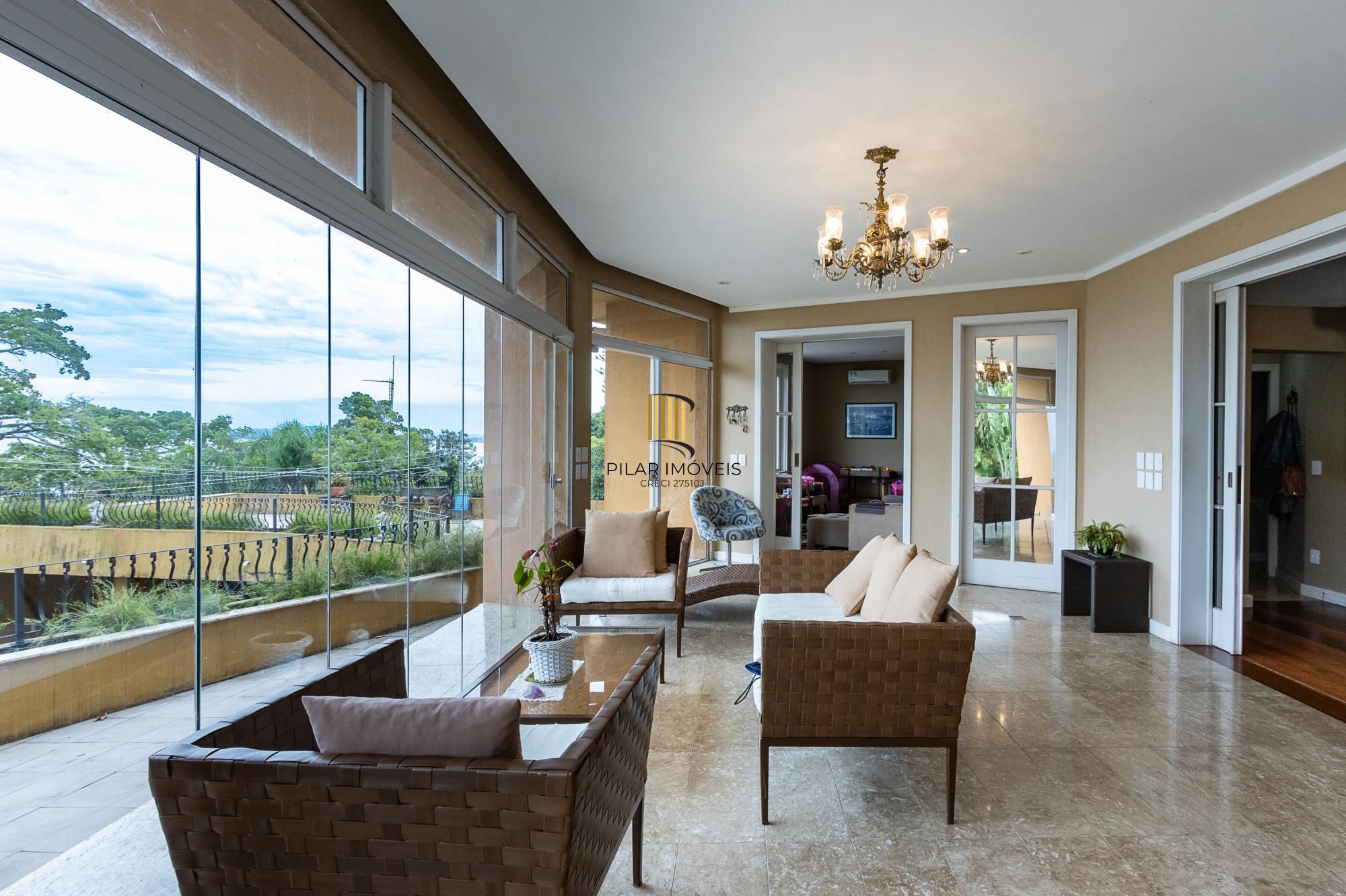 Casa 4 dormitórios no bairro Vila Conceição