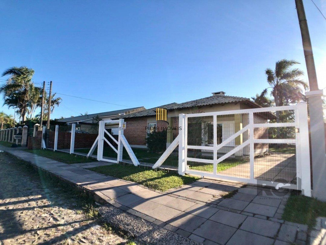 EM ATLÂNTIDA, CASA COM 1140m², 320 m² DE ÁREA PRIVADA, 3 DORMS (1 SUÍTE) - Pilar Imóveis