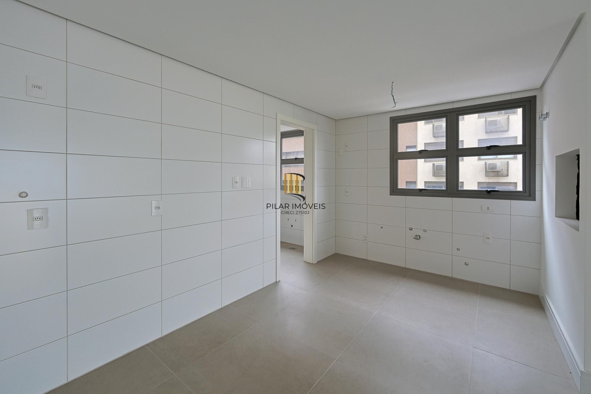 Apartamento com 217m² e 3 dormitórios no bairro Tristeza em PORTO ALEGRE para Comprar