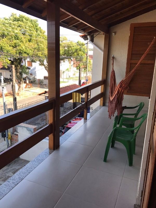 Casa para Venda - 160m², 3 dormitórios, sendo 1 suites, 3 vagas - Tristeza
