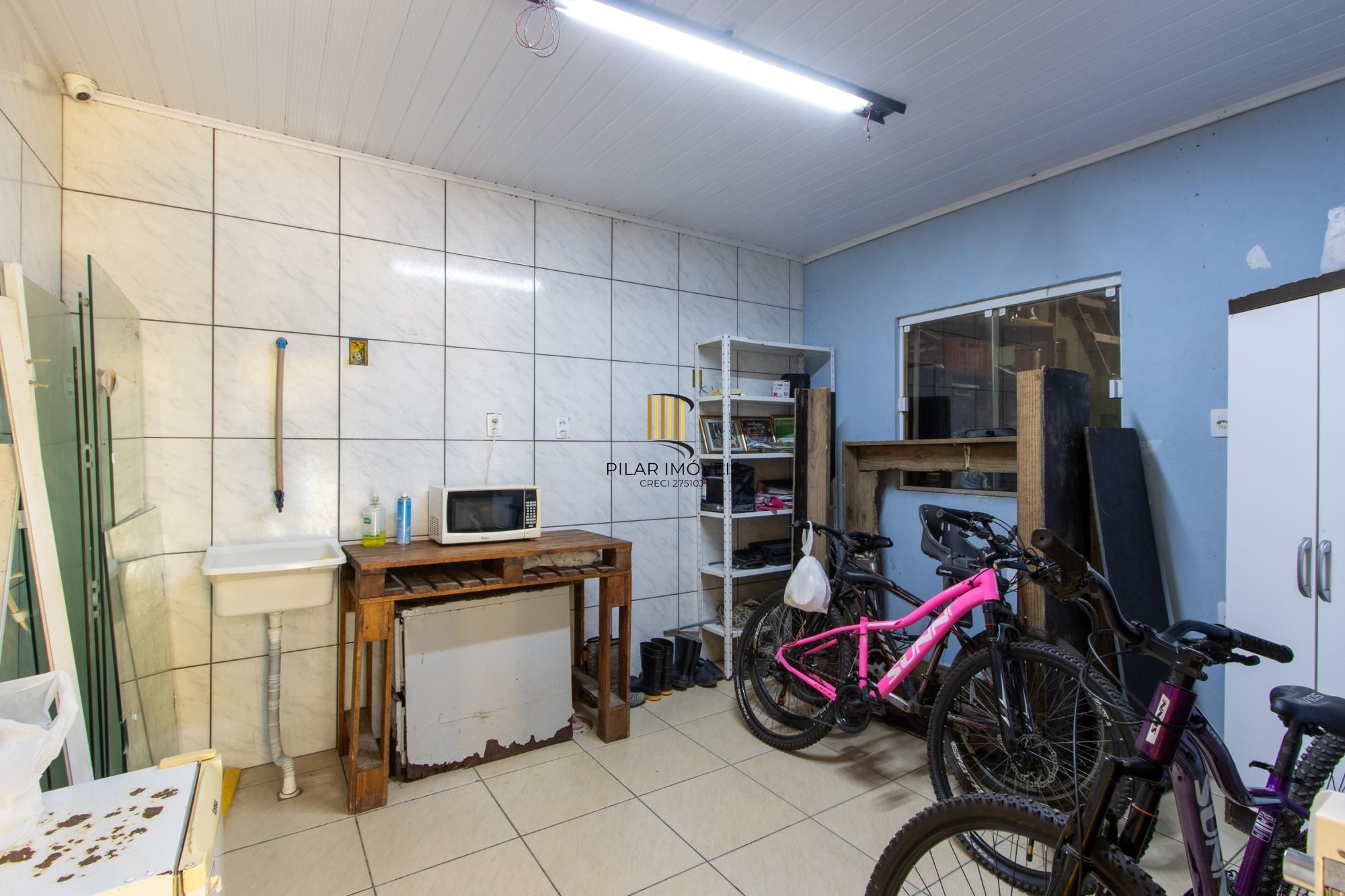 Sitio com área de 1.800m², Residencial e Comercial - Bairro Belem Novo - Porto Alegre