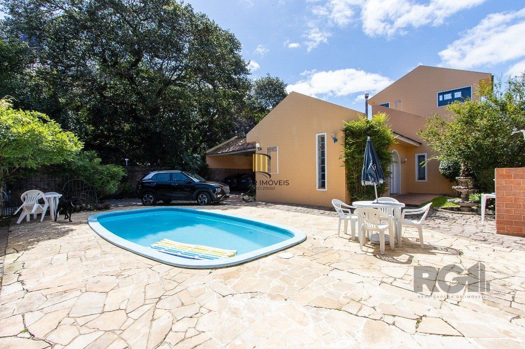 Casa 4 dormitórios no bairro Jardim Isabel