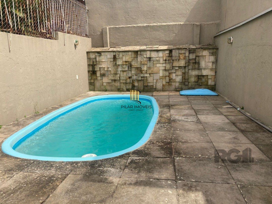 CASA | 2 DORMITÓRIOS | 1 SUÍTE | 2 VAGAS | PISCINA | SACADA | BAIRRO HÍPICA | ZONA SUL