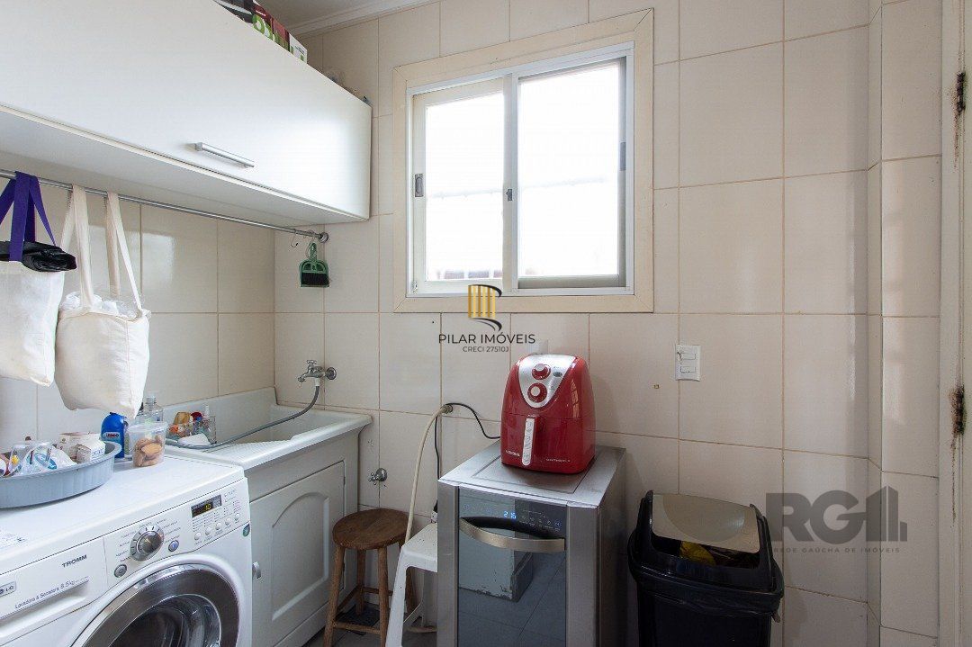 Casa para Venda - 132.55m², 3 dormitórios, sendo 1 suite, 5 vagas - Teresópolis