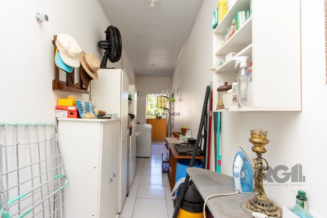 Casa 2 dormitórios no bairro Camaquã