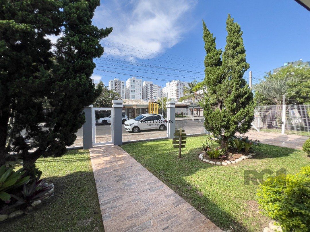 Casa Térrea mobiliada com 5 dormitórios 350m² de área - Navegantes - Capão da Canoa