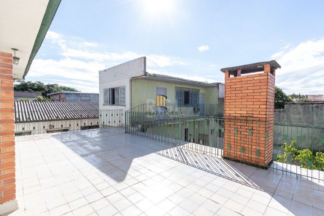 Casa para Venda - 280m², 3 dormitórios, sendo 1 suites, 2 vagas - Nonoai