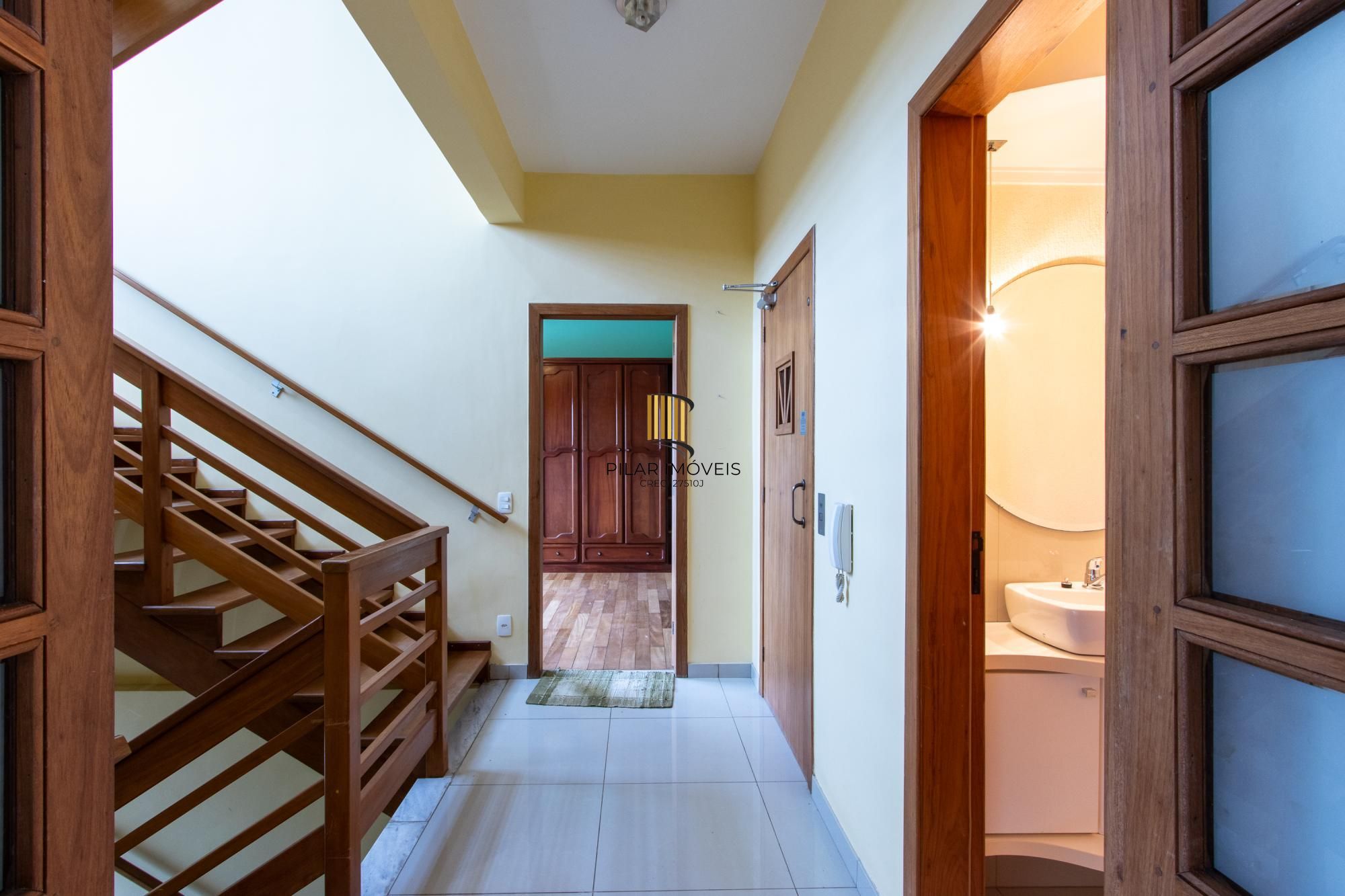 Casa para Venda - 470m², 3 dormitórios, sendo 1 suites, 6 vagas - Nonoai