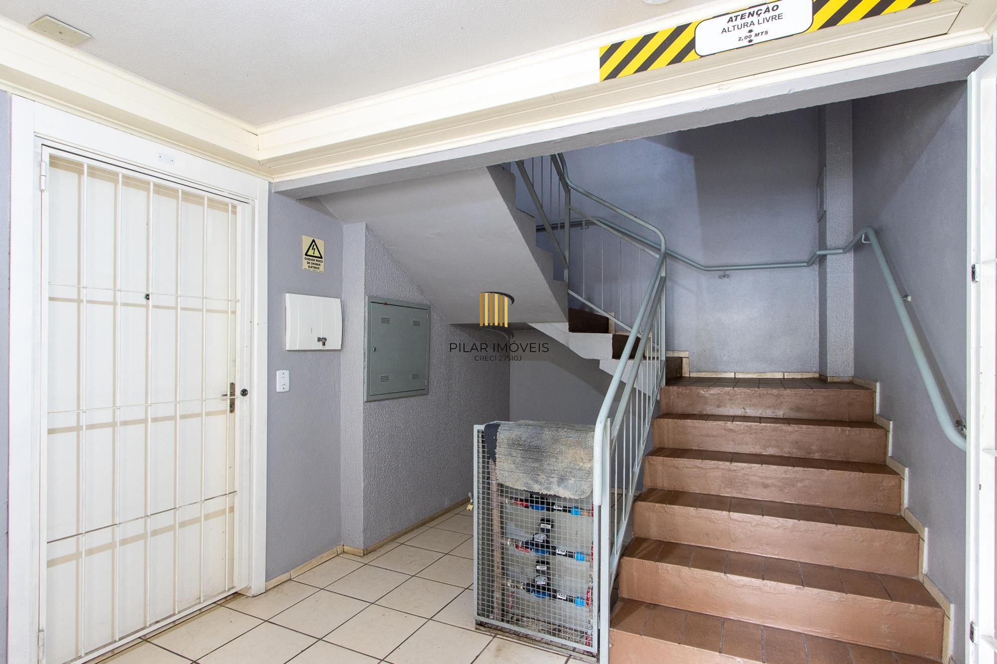 Apartamento de 2 dormitórios com vaga rotativa no bairro Vila Nova Porto Alegre