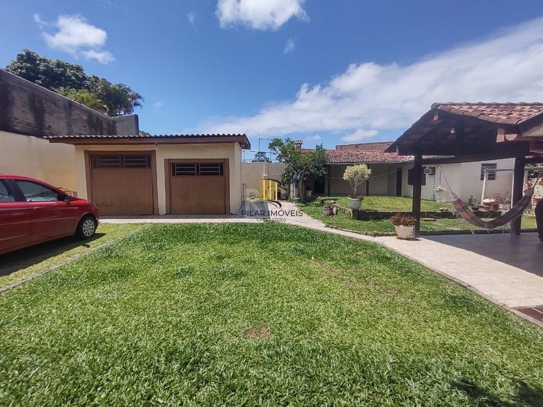 Casa para Venda - 265.1m², 3 dormitórios, 4 vagas - Guarujá