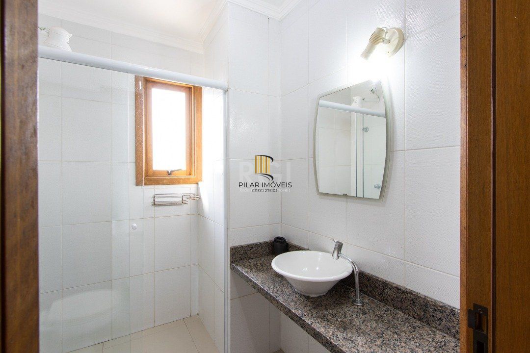 Casa para Venda - 204m², 3 dormitórios, sendo 3 suites, 2 vagas - Espirito Santo