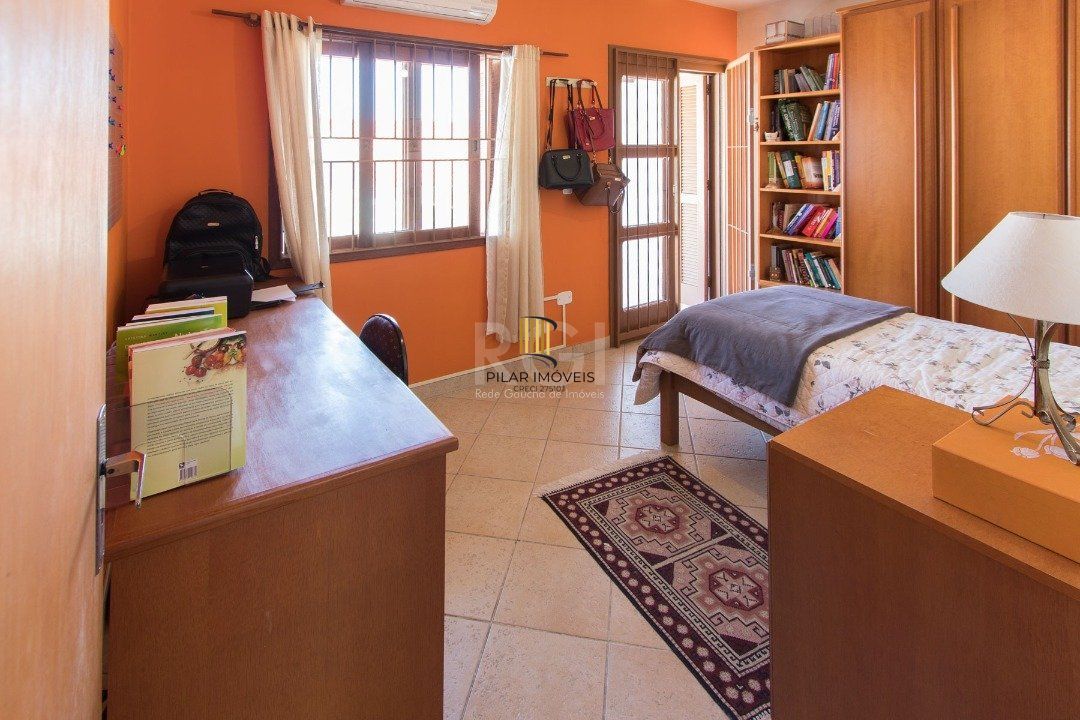 Casa para Venda - 211m², 3 dormitórios, 3 vagas - Vila Nova