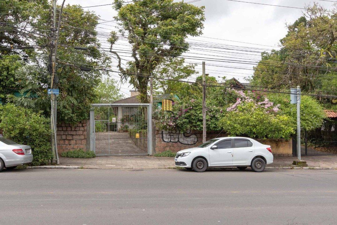 Casa para Venda - 200.81m², 4 dormitórios, sendo 1 suites, 5 vagas - Tristeza