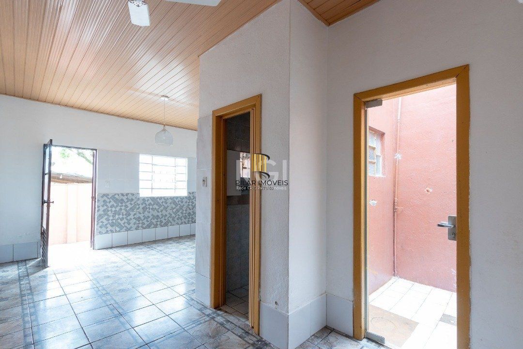 Casa para Venda - 50m², 2 dormitórios, 1 vaga - Cavalhada