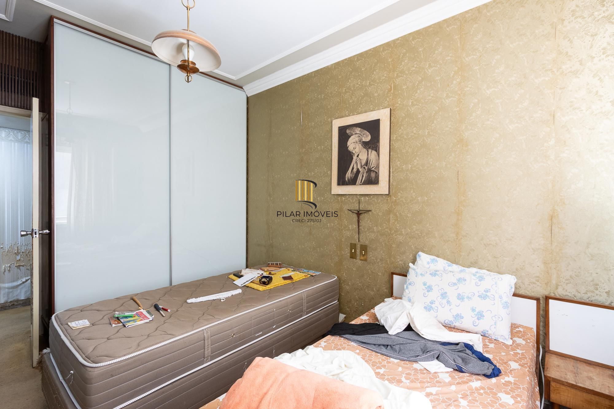 Apartamento frente à fundos, 3 dormitórios, 1 vaga escriturada - Centro Histórico