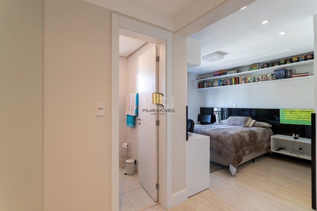 Apartamento para Venda - 323m², 3 dormitórios, sendo 3 suites, 4 vagas - Centro