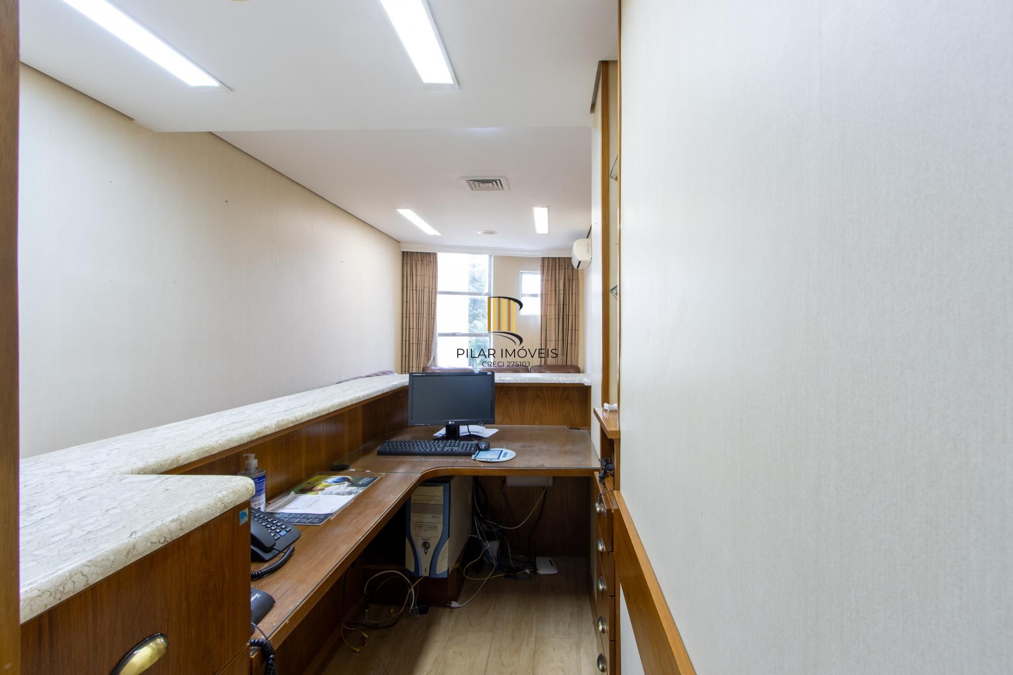 Conjunto comercial na Moinhos de Vento.