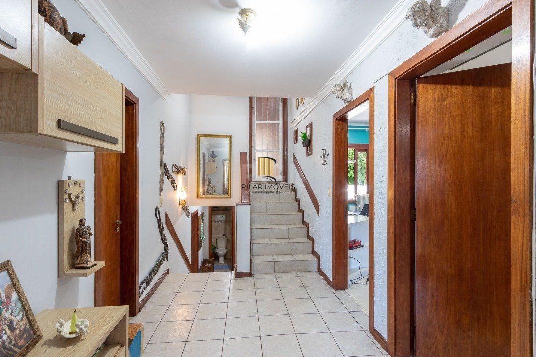 Casa para Venda com 3 dormitórios, sendo 1 suites e 4 vagas no bairro Ipanema