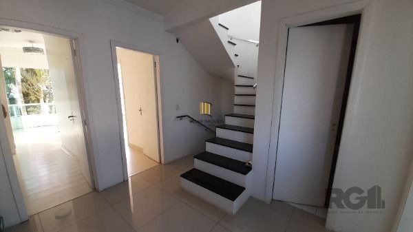Casa 3 dormitórios no bairro Hípica