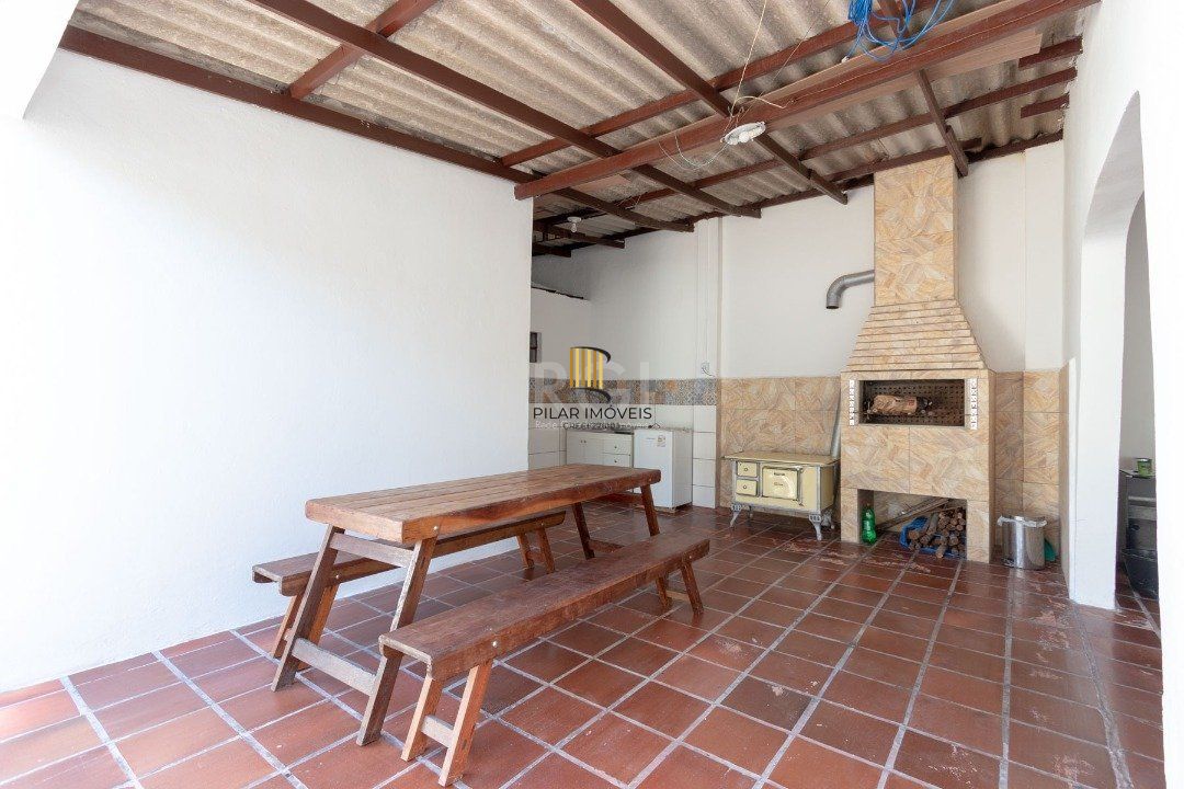 Casa para Venda - 110m², 2 dormitórios, sendo 1 suíte, 3 vagas - Espirito Santo