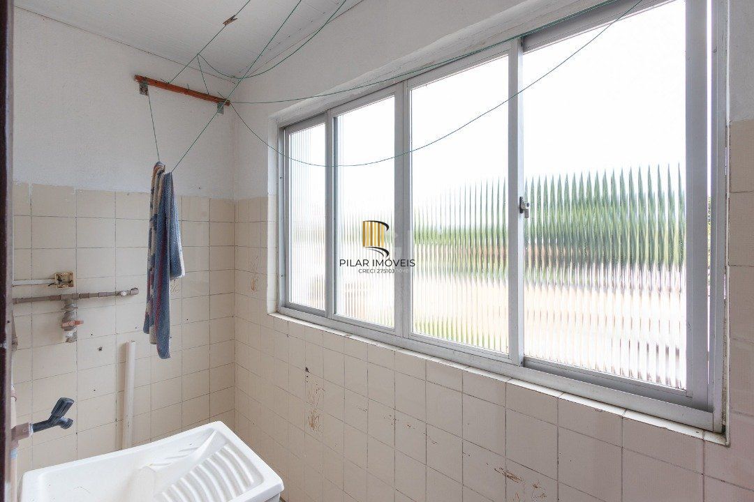 Casa para Venda - 149.99m², 6 dormitórios, sendo 2 suites, Nonoai