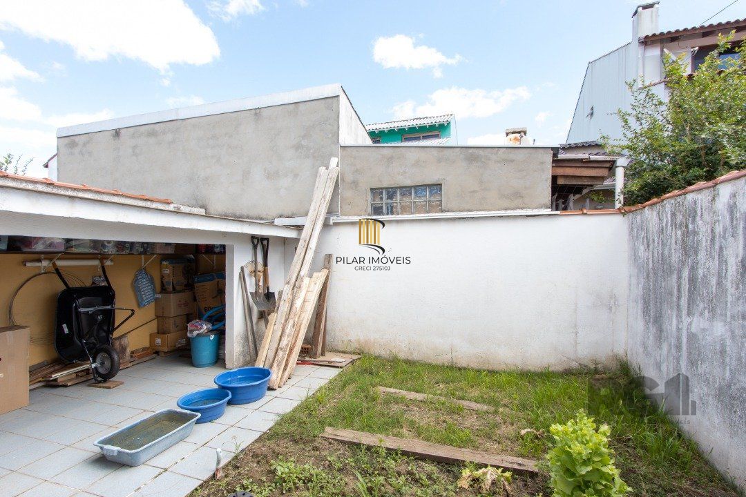 Casa com 3 dormitórios, sendo 1 suíte para venda  no bairro Hípica