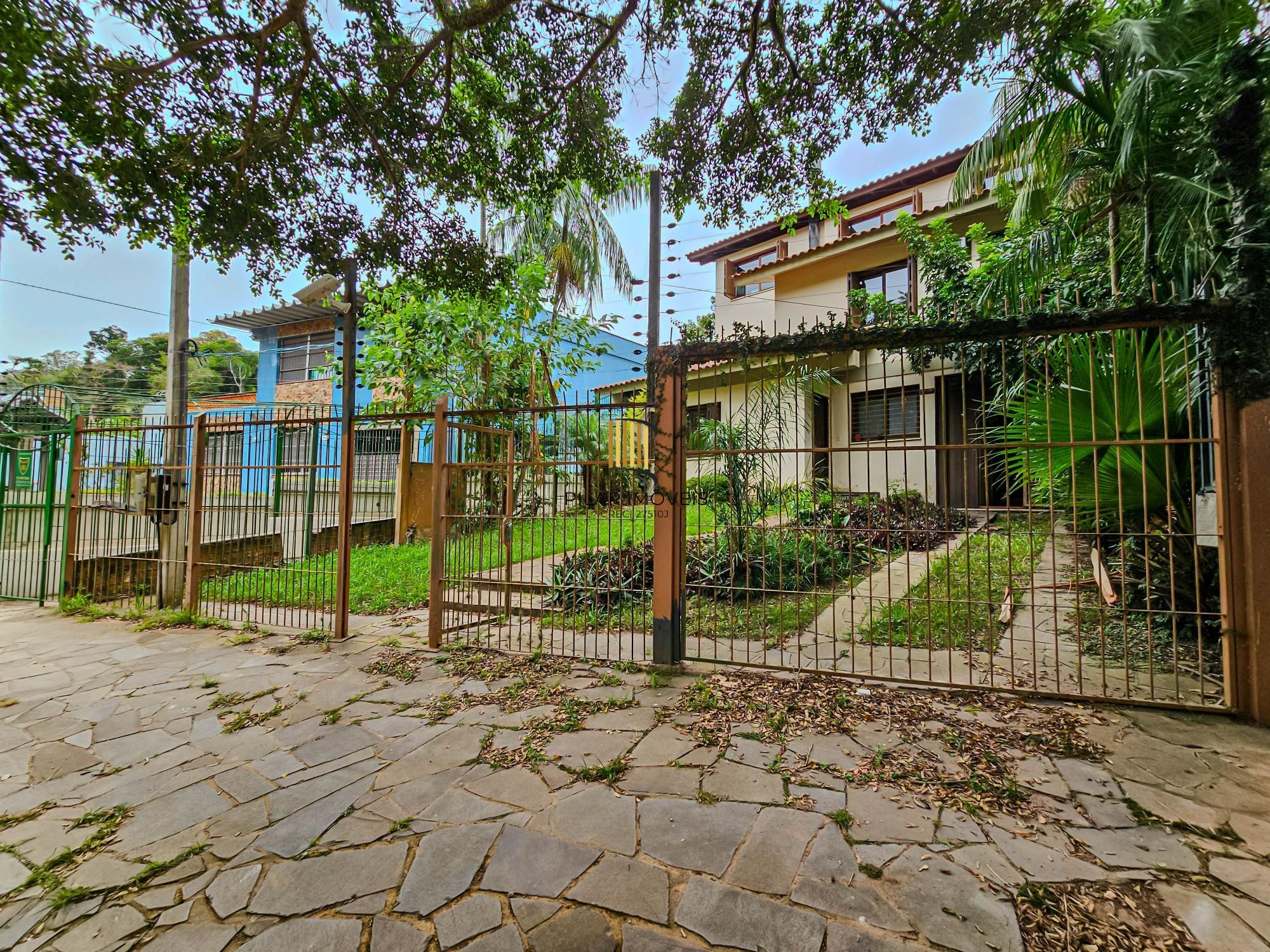 Casa em condomínio fechado, 5 dormitórios, Bairro Teresópolis
