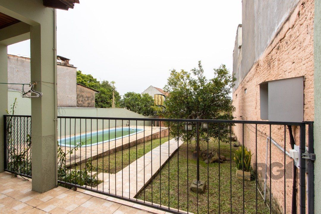 Casa 6 dormitórios no bairro Tristeza