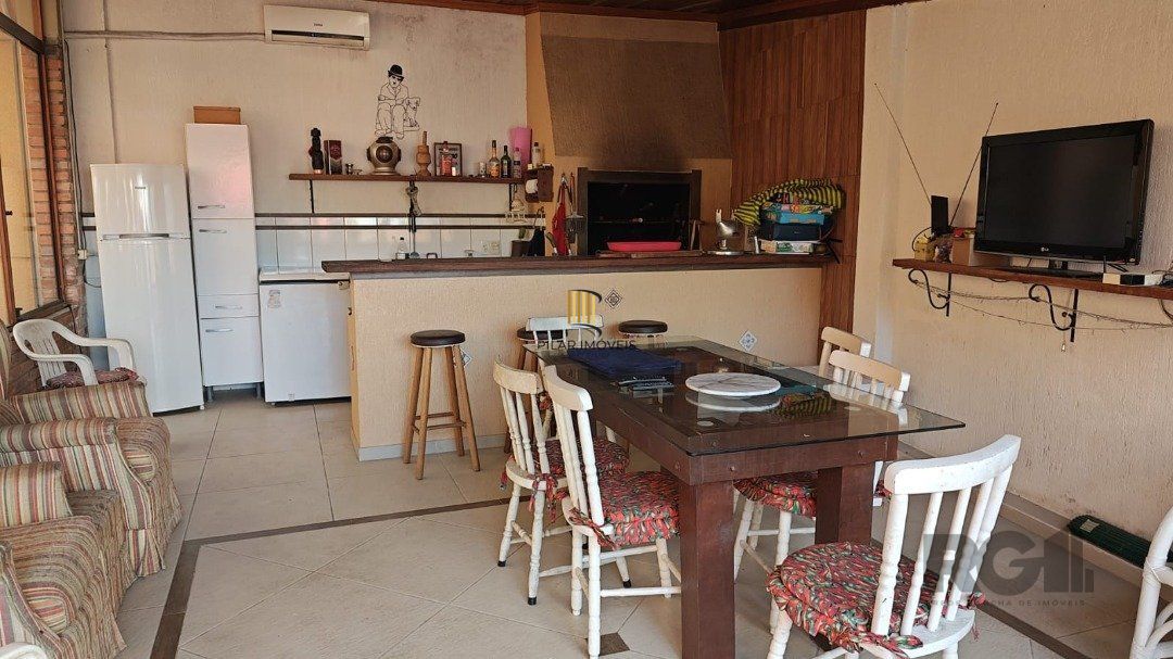 Casa 4 dormitórios no bairro Vila Assunção