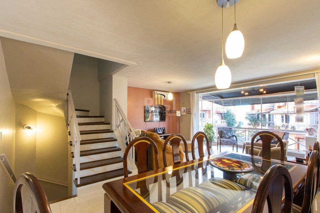 Casa de Condomínio 4 dormitórios no bairro Vila Assunção