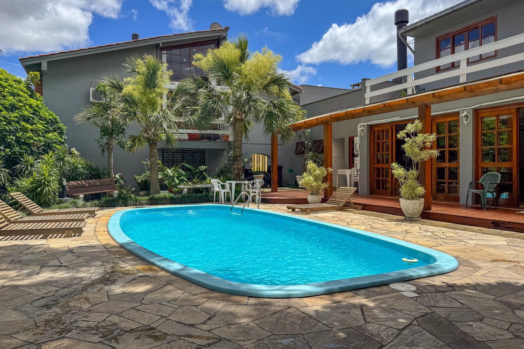 Casa em condomínio bairro Tristeza, com 185m² privativos.