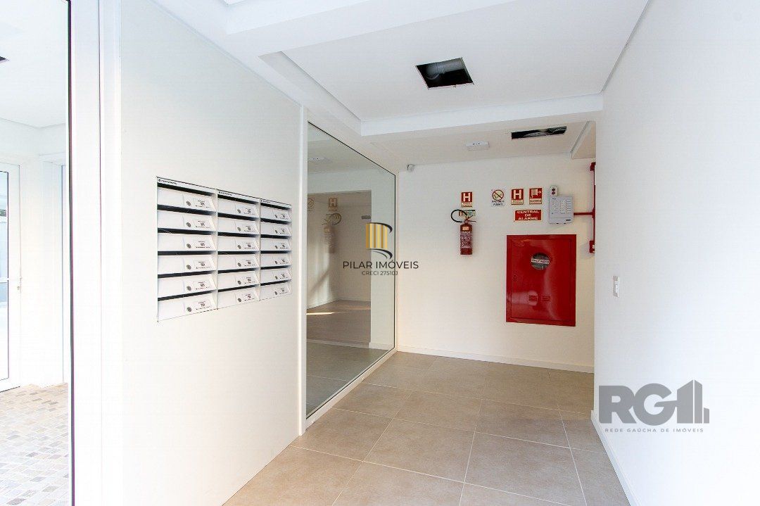 Cobertura para Venda - 214.34m², 3 dormitórios, sendo 3 suites, 2 vagas - Tristeza