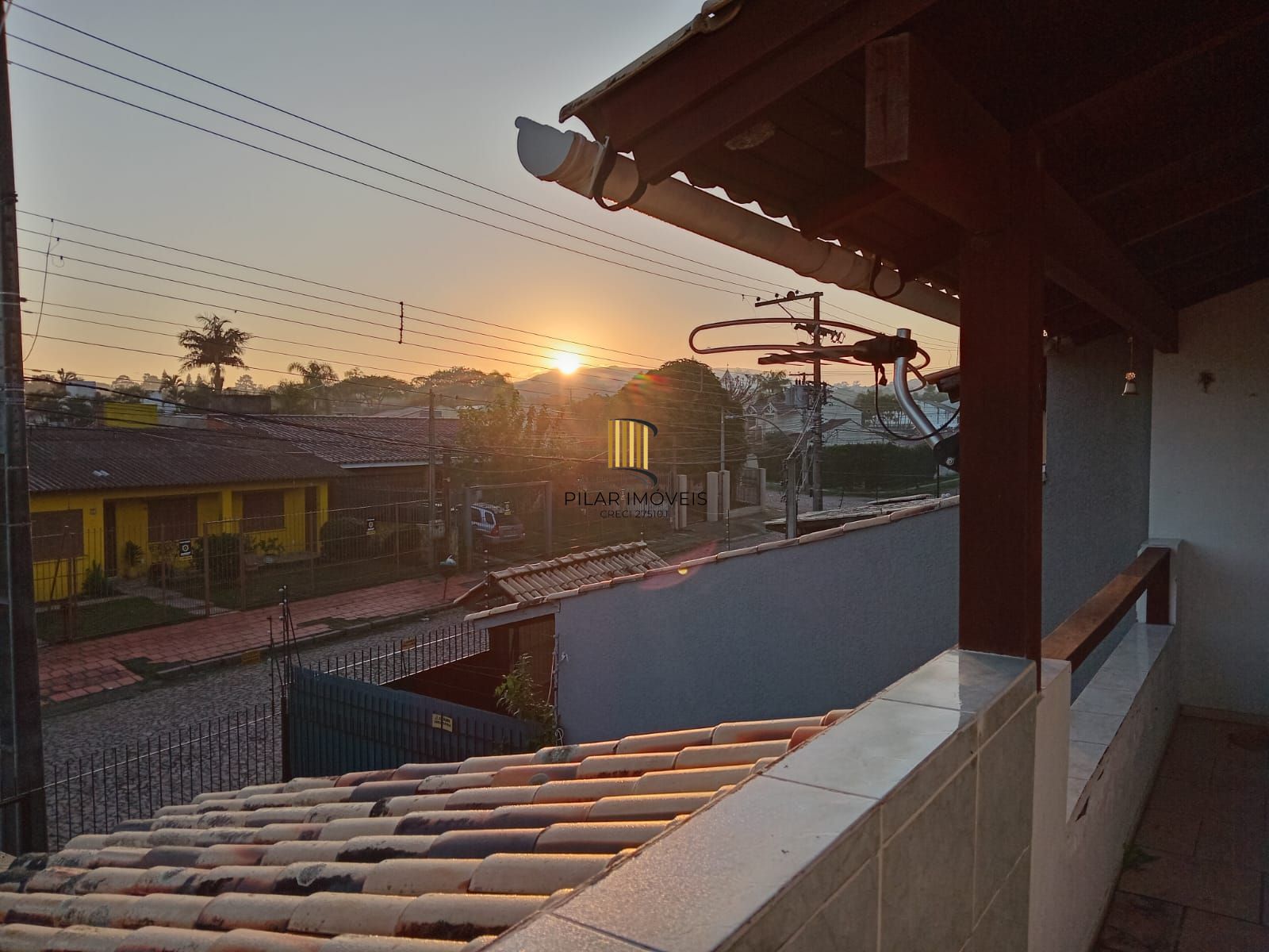 Excelente oportunidade de adquirir um sobrado no charmoso bairro Guarujá
