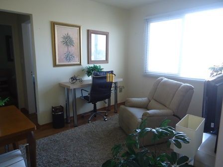 **Apartamento Semimobiliado de 1 Quarto em Vila Conceição, Porto Alegre, RS**