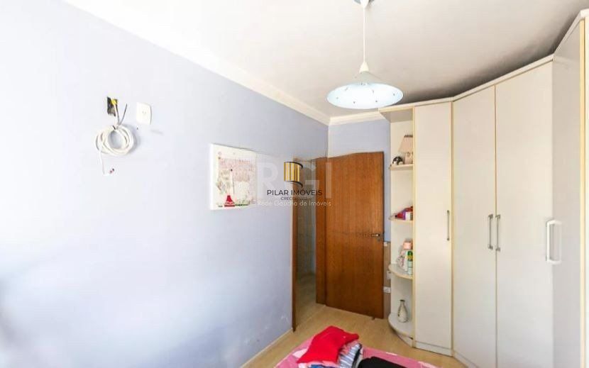 Casa para Venda - 336m², 4 dormitórios, sendo 1 suites, 2 vagas - Camaquã