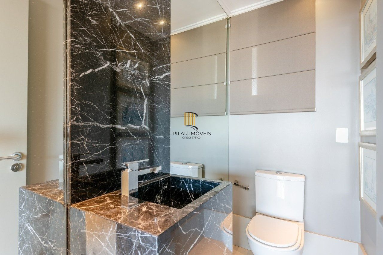 Apartamento 3 dormitórios, sendo 1 suíte e 2 vagas no Petropolis