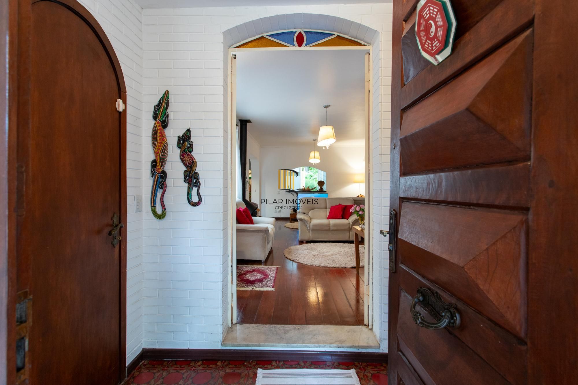 Casa 5 dormitórios no bairro Vila Assunção