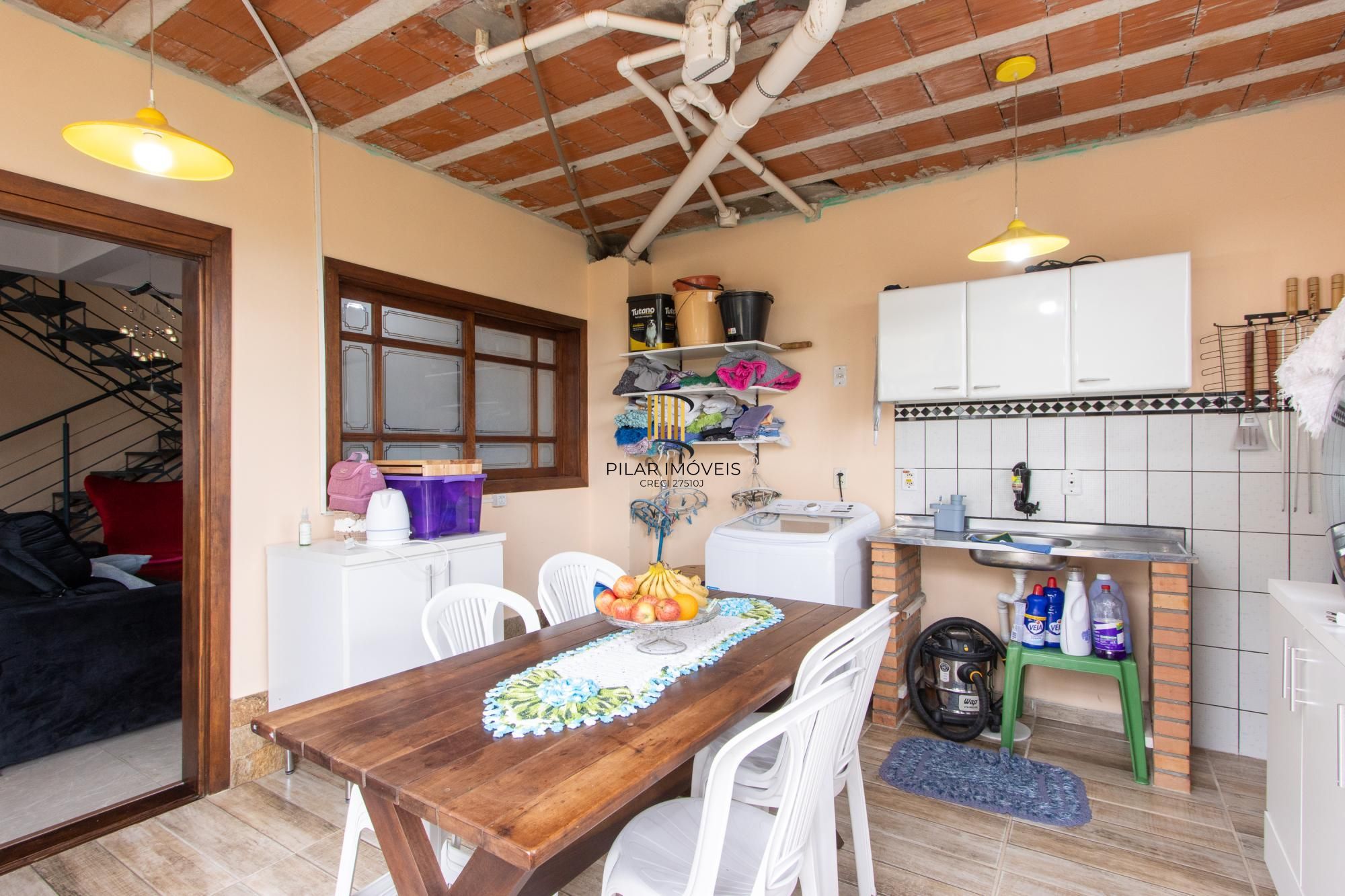 Casa 3 dormitórios no bairro Vila Nova